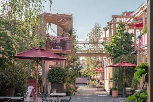 Remise Rosa Complex / Hello Wood Remise Rosa Complex / Hello Wood - Exterior Photography, Balcony