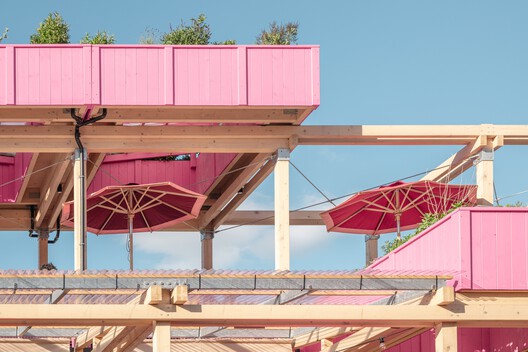 Remise Rosa Complex / Hello Wood Remise Rosa Complex / Hello Wood - Exterior Photography, Wood, Balcony