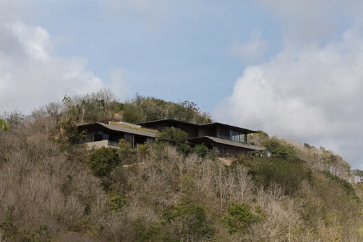 House Awasi / Caceres + Tous - Image 2 of 28