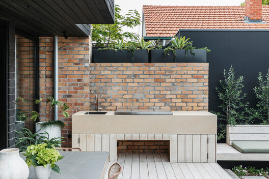 The Gentle House / the Stylesmiths The Gentle House / the Stylesmiths - Exterior Photography, Brick, Concrete, Courtyard