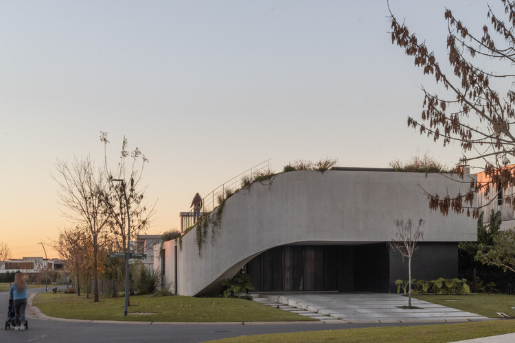 GP House / AtelierM - Imagem 3 de 28