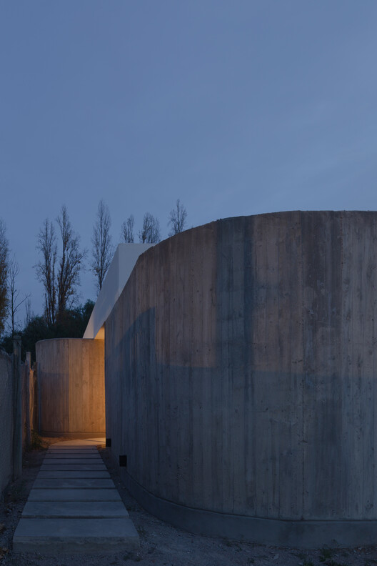 CCE House / ONA - Oficina Nómada de Arquitectura CCE House / ONA - Oficina Nómada de Arquitectura - Exterior Photography, Concrete