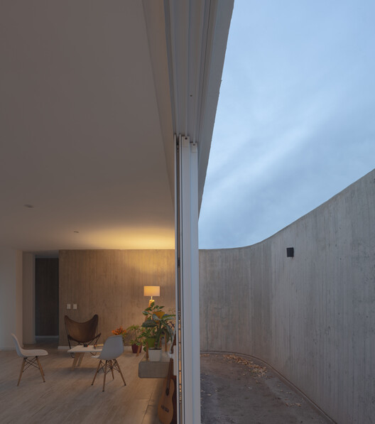 CCE House / ONA - Oficina Nómada de Arquitectura CCE House / ONA - Oficina Nómada de Arquitectura - Exterior Photography, Concrete