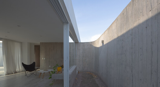 CCE House / ONA - Oficina Nómada de Arquitectura CCE House / ONA - Oficina Nómada de Arquitectura - Exterior Photography, Concrete