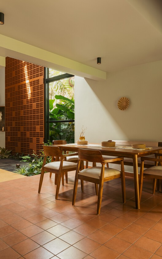 Antara Residence / Ark Architecture Studio Antara Residence / Ark Architecture Studio - Interior Photography, Dining room, Wood, Table, Chair