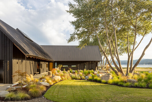 Dyes Inlet House / SHED Architecture & Design Dyes Inlet House / SHED Architecture & Design - Image 4 of 25