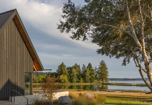 Dyes Inlet House / SHED Architecture & Design Dyes Inlet House / SHED Architecture & Design - Exterior Photography, Waterfront