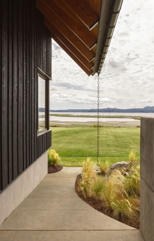 Dyes Inlet House / SHED Architecture & Design Dyes Inlet House / SHED Architecture & Design - Image 10 of 25