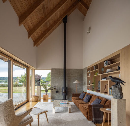 Dyes Inlet House / SHED Architecture & Design Dyes Inlet House / SHED Architecture & Design - Interior Photography, Living Room, Wood, Chair