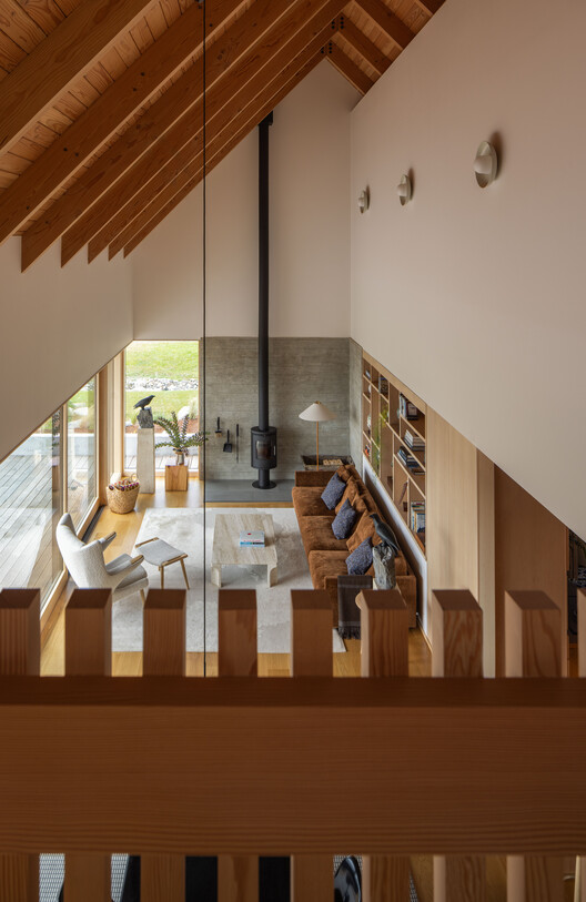Dyes Inlet House / SHED Architecture & Design Dyes Inlet House / SHED Architecture & Design - Interior Photography, Wood, Sofa, Chair