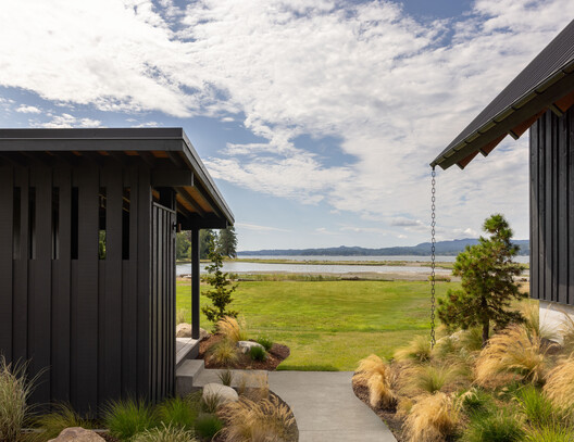 Dyes Inlet House / SHED Architecture & Design Dyes Inlet House / SHED Architecture & Design - Exterior Photography