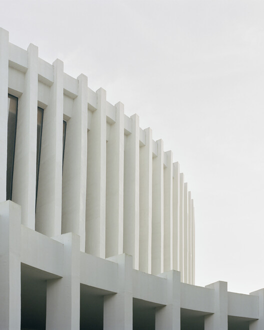 Santuario De La Salle / CAZA Architects Santuario De La Salle / CAZA Architects - Image 15 of 37