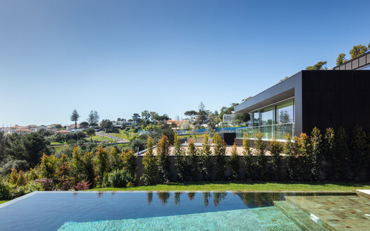 Condominium 4 Houses in Cascais / Humberto Conde Arquitectos Condominium 4 Houses in Cascais / Humberto Conde Arquitectos - Image 6 of 33