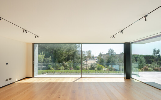 Condominium 4 Houses in Cascais / Humberto Conde Arquitectos Condominium 4 Houses in Cascais / Humberto Conde Arquitectos - Image 13 of 33