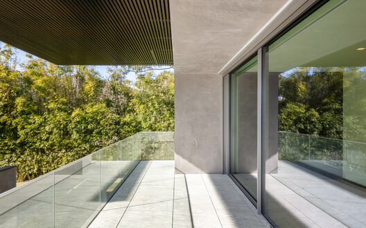 Condominium 4 Houses in Cascais / Humberto Conde Arquitectos Condominium 4 Houses in Cascais / Humberto Conde Arquitectos - Image 16 of 33