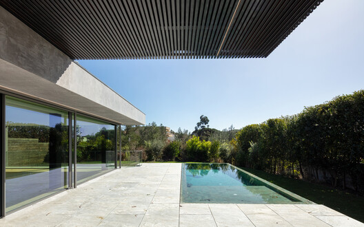Condominium 4 Houses in Cascais / Humberto Conde Arquitectos Condominium 4 Houses in Cascais / Humberto Conde Arquitectos - Image 19 of 33