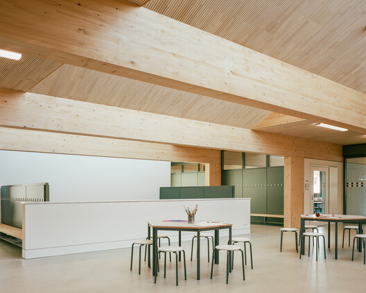 Primary School Wiesental / PENZISBETTINI Architekten Primary School Wiesental / PENZISBETTINI Architekten - Interior Photography, Wood, Beam