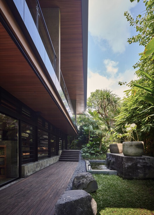 Villa Suki / Alexis Dornier Villa Suki / Alexis Dornier - Exterior Photography, Wood, Garden, Balcony