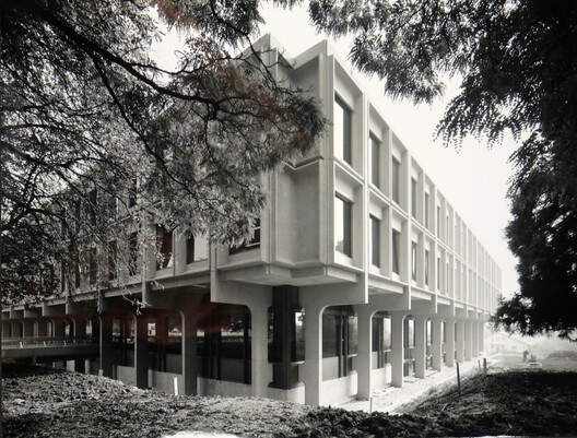 Ampliação Vertical e Reforma do Collège Rousseau / Burckhardt Ampliação Vertical e Reforma do Collège Rousseau / Burckhardt - Fotografia de Exterior, Concreto