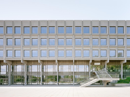 Ampliação Vertical e Reforma do Collège Rousseau / Burckhardt Ampliação Vertical e Reforma do Collège Rousseau / Burckhardt - Fotografia de Exterior, Concreto