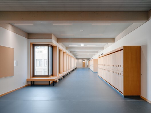 Ampliação Vertical e Reforma do Collège Rousseau / Burckhardt Ampliação Vertical e Reforma do Collège Rousseau / Burckhardt - Fotografia de Interiores, Madeira