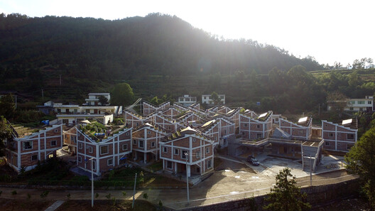 Beyond Emergency Shelters: Modular and Vernacular Architecture in Post-Earthquake Reconstruction Beyond Emergency Shelters: Modular and Vernacular Architecture in Post-Earthquake Reconstruction - Image 4 of 8