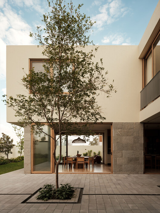 PR House / 0studio Arquitectura PR House / 0studio Arquitectura - Image 2 of 28