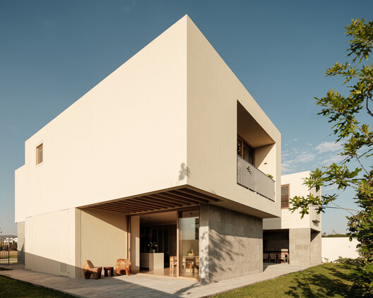 PR House / 0studio Arquitectura PR House / 0studio Arquitectura - Exterior Photography, Concrete, Balcony