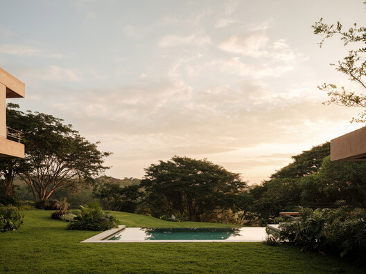 Naab House / Di Frenna Arquitectos Naab House / Di Frenna Arquitectos - Image 7 of 30
