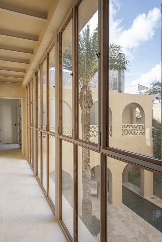 Former Printing Press Refurbishment / Bastidas Architecture Former Printing Press Refurbishment / Bastidas Architecture - Interior Photography, Wood, Glass, Handrail, Column, Balcony