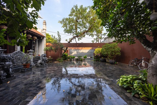 NB01 House / TNT Architecture - Exterior Photography, Concrete, Courtyard