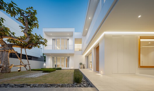 JNG House / BodinChapa Architects JNG House / BodinChapa Architects - Exterior Photography, Door