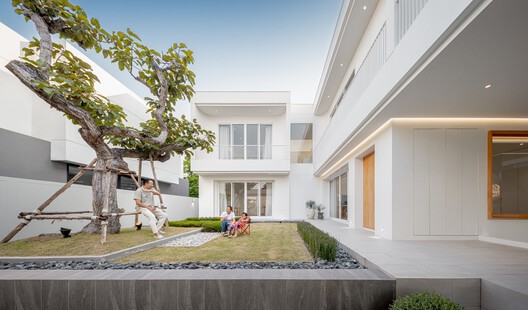 JNG House / BodinChapa Architects JNG House / BodinChapa Architects - Image 2 of 24