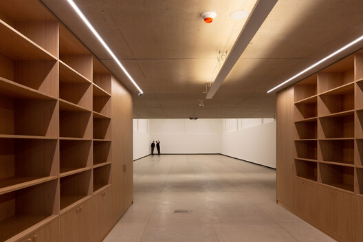 Larivière Foundation / Clusellas Ades + Machado-Silvetti Larivière Foundation / Clusellas Ades + Machado-Silvetti - Interior Photography, Closet, Wood