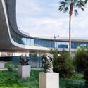 “以混凝土筑就瑞士腕表”：克拉克建设集团谈 LACMA 大卫·格芬展厅 - Imagen 4 de 4