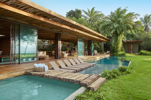 Roots House / Studio Gontijo Arquitetura - Image 12 of 34