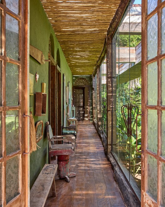 Roots House / Studio Gontijo Arquitetura - Interior Photography, Wood, Beam, Chair