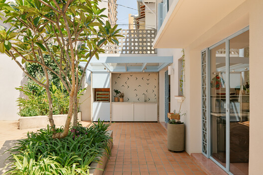 BF2 House / Peninsula Arquitetura BF2 House / Peninsula Arquitetura - Image 1 of 27