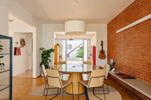 BF2 House / Peninsula Arquitetura BF2 House / Peninsula Arquitetura - Interior Photography, Wood, Chair, Table, Lighting, Glass