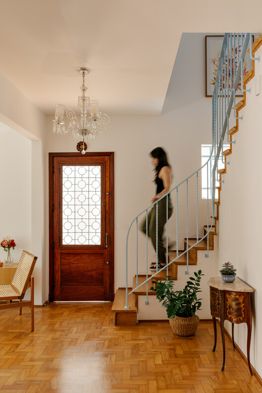 BF2 House / Peninsula Arquitetura BF2 House / Peninsula Arquitetura - Interior Photography, Wood, Stairs, Door, Lighting, Handrail