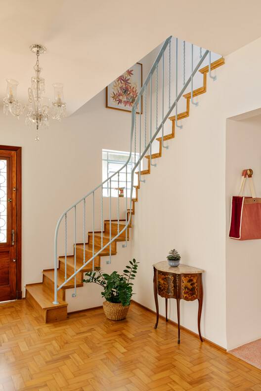 BF2 House / Peninsula Arquitetura BF2 House / Peninsula Arquitetura - Interior Photography, Stairs, Wood, Handrail, Lighting, Door