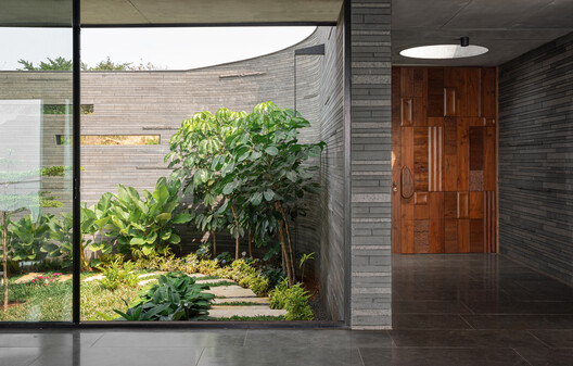 Nirvana House / unTAG Nirvana House / unTAG - Interior Photography, Brick, Concrete