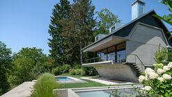 ZASIP house, renovation and expansion / Raketa