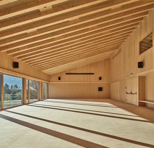 Fire Station and Community Hall Mötz / Imgang Architekten Fire Station and Community Hall Mötz / Imgang Architekten - Image 4 of 27