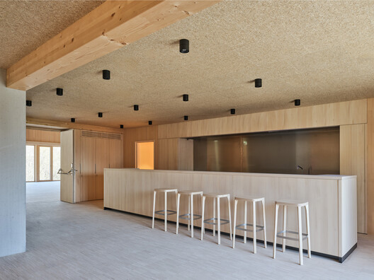 Fire Station and Community Hall Mötz / Imgang Architekten Fire Station and Community Hall Mötz / Imgang Architekten - Interior Photography, Kitchen, Wood