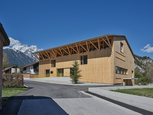 Fire Station and Community Hall Mötz / Imgang Architekten Fire Station and Community Hall Mötz / Imgang Architekten - Exterior Photography