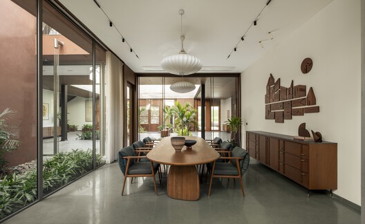 The Melody House / MODO Designs - Interior Photography, Dining room, Wood, Table, Chair