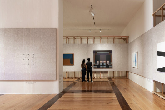 Exhibition Design for Constellations and Drifts: Latin American Art from the FEMSA Collection / Max von Werz Arquitectos + Mauricio Mesta Arquitectos - Interior Photography, Kitchen, Wood, Lighting