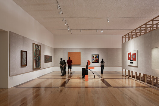 Exhibition Design for Constellations and Drifts: Latin American Art from the FEMSA Collection / Max von Werz Arquitectos + Mauricio Mesta Arquitectos - Interior Photography, Wood, Lighting
