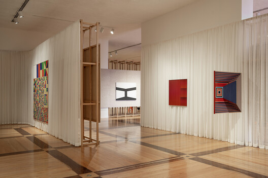 Exhibition Design for Constellations and Drifts: Latin American Art from the FEMSA Collection / Max von Werz Arquitectos + Mauricio Mesta Arquitectos - Image 7 of 21